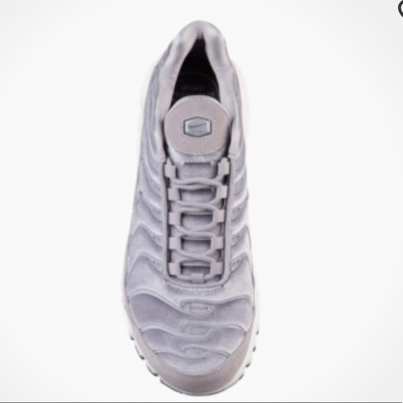 (SOLD) Nike Air Max Plus LX Velvet - Picture 5 of 7